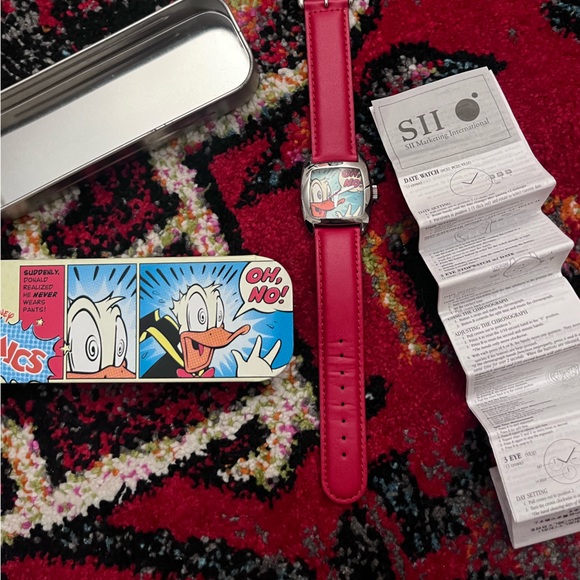 Donald Duck Watch - Picture 3 of 6
